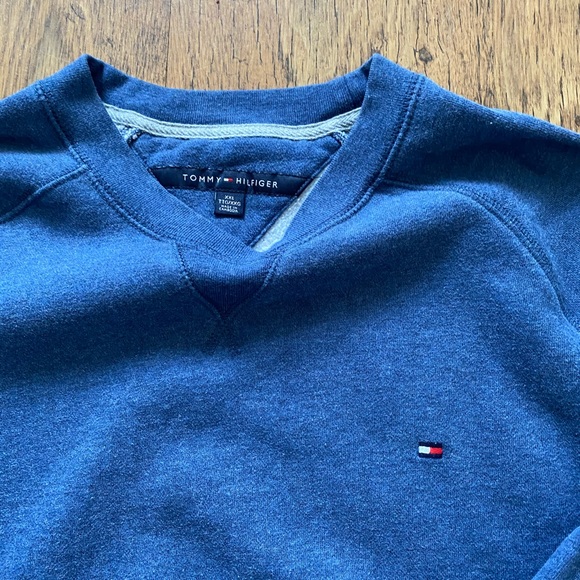 Tommy Hilfiger Sweatshirt - Picture 2 of 2